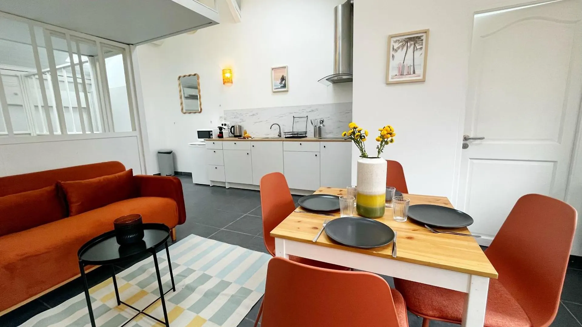 Suite Palmsprings Villeurbanne Apartment