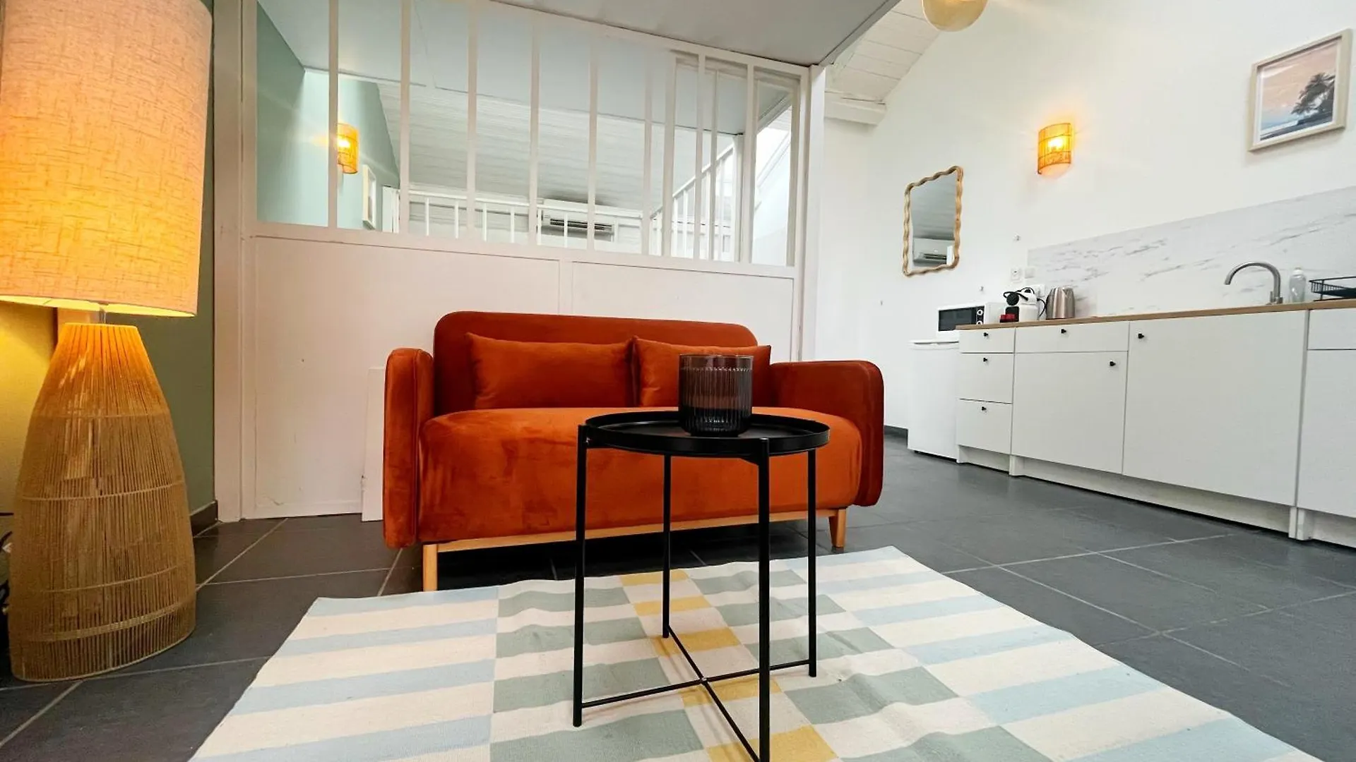 Apartment Suite Palmsprings Villeurbanne France